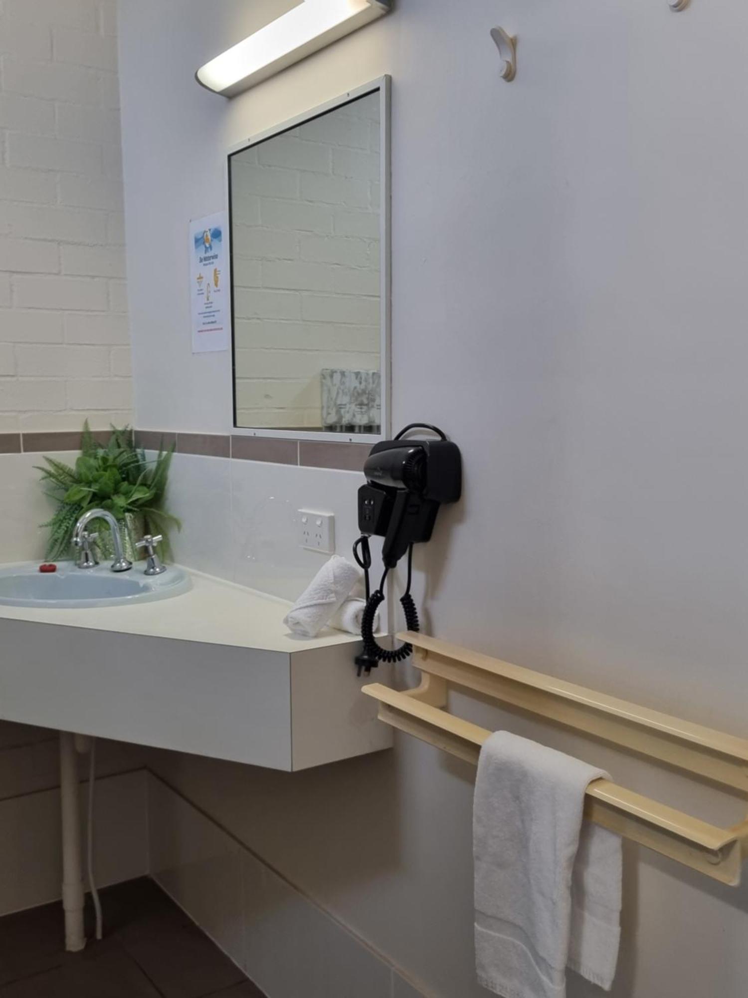 Y Motels Yarraman Eksteriør billede
